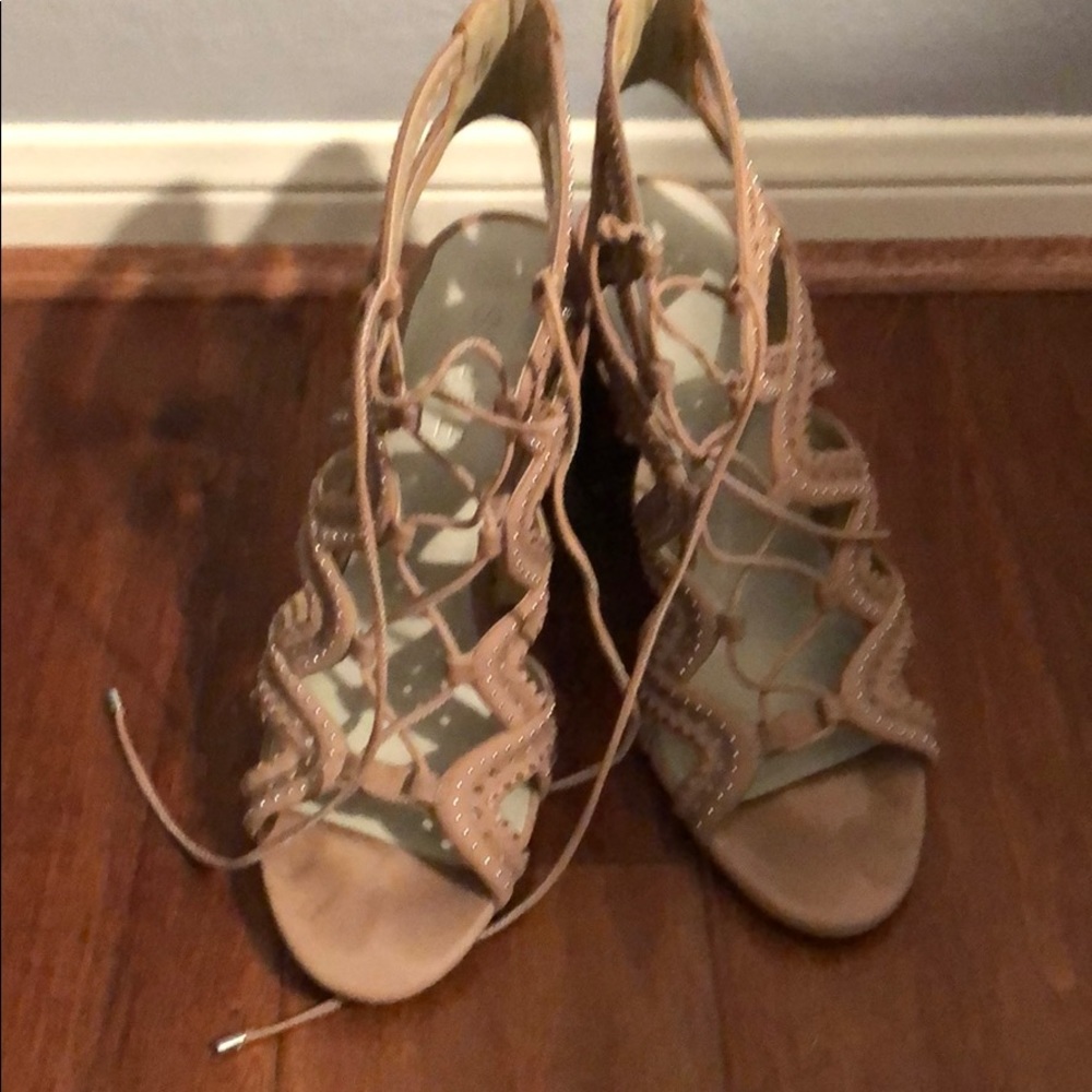 1.State Kayley sandal